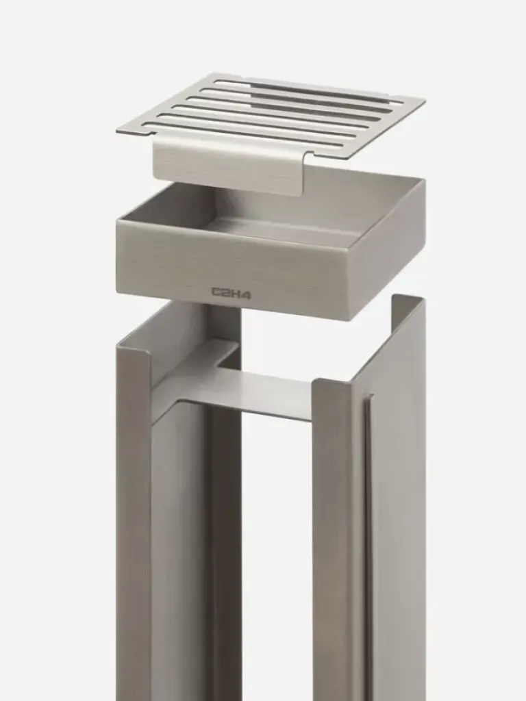 Men C2H4 006 - At-2 Floor Ashtray