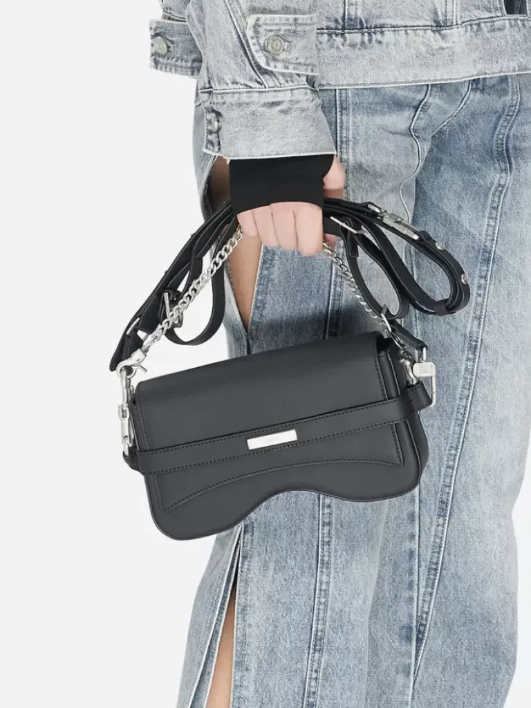 Women C2H4 005 - "Callisto" Curved Leather Shoulder Bag