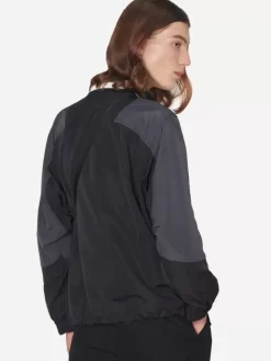 Men C2H4 001 - Mtro Panelled Half Zip Windbreaker