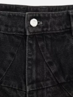 Men C2H4 005 - Stagger Streamline Arch Raw Edge Jeans
