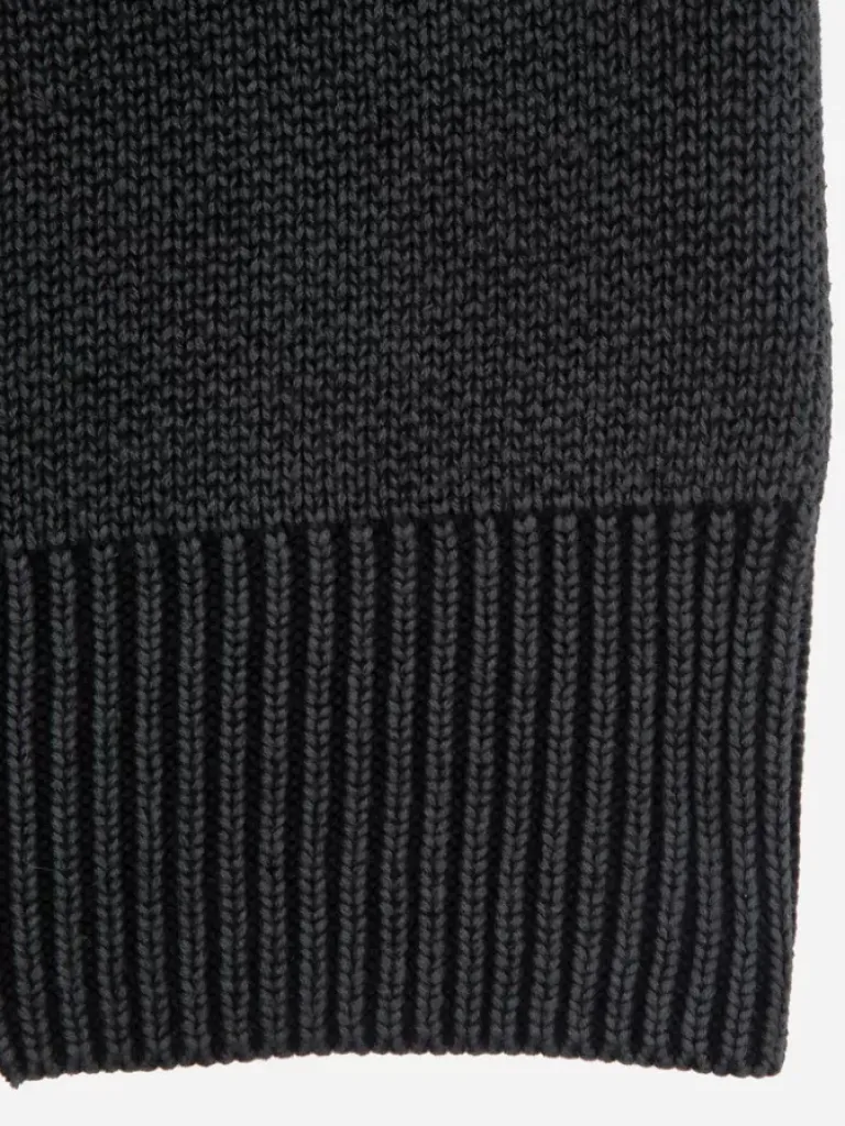 Men C2H4 006 - Sunburnt Distressed V-Neck Knit Sweater