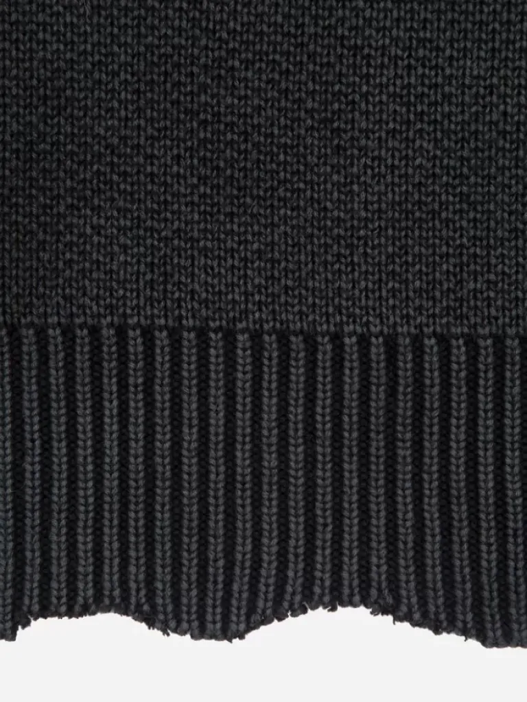 Men C2H4 006 - Sunburnt Distressed V-Neck Knit Sweater